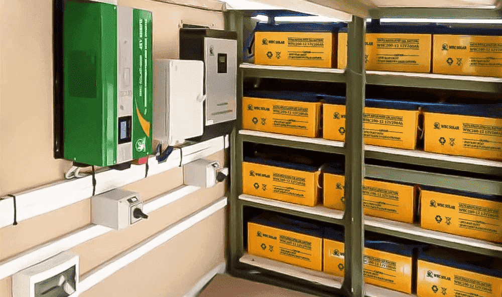 Batteries solaires au gel dans une installation WHC SOLAR