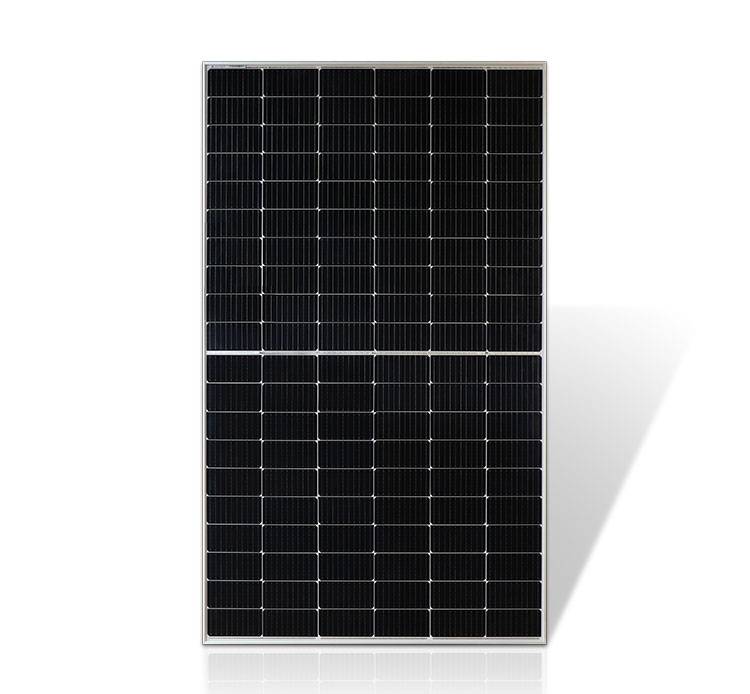panel solar medio cortado